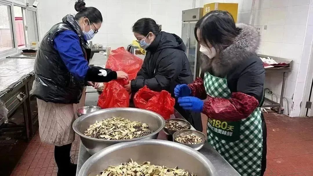 防疫有“方”丨龙腾发放免费防疫中药汤包