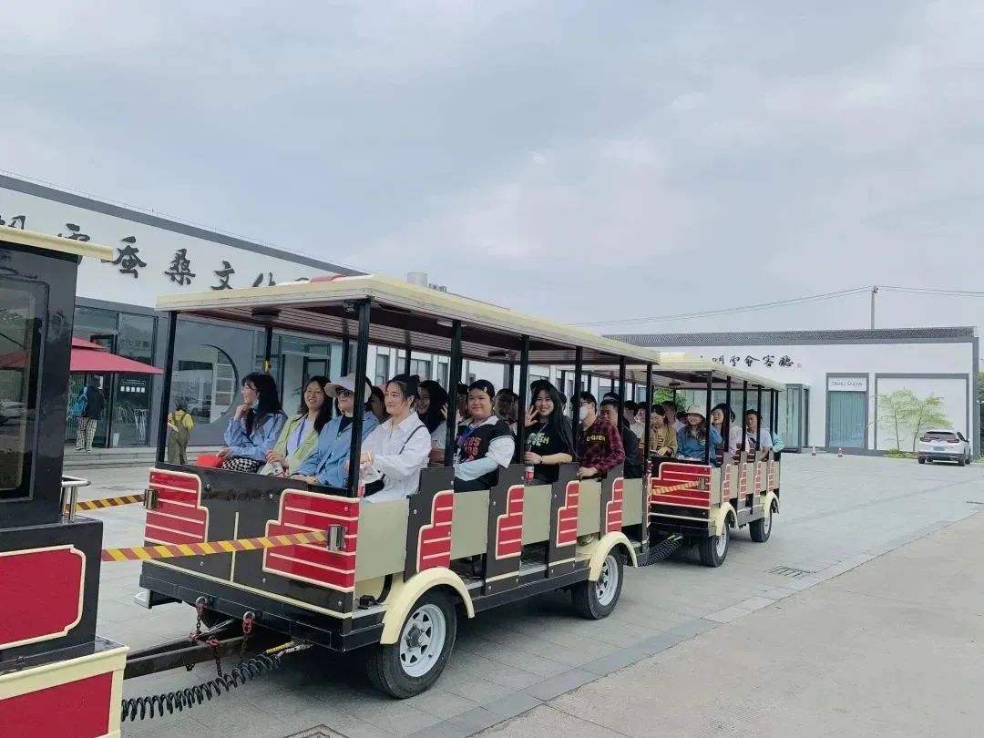 共青春·团相聚龙腾国际团委举办青年员工拓展联谊活动