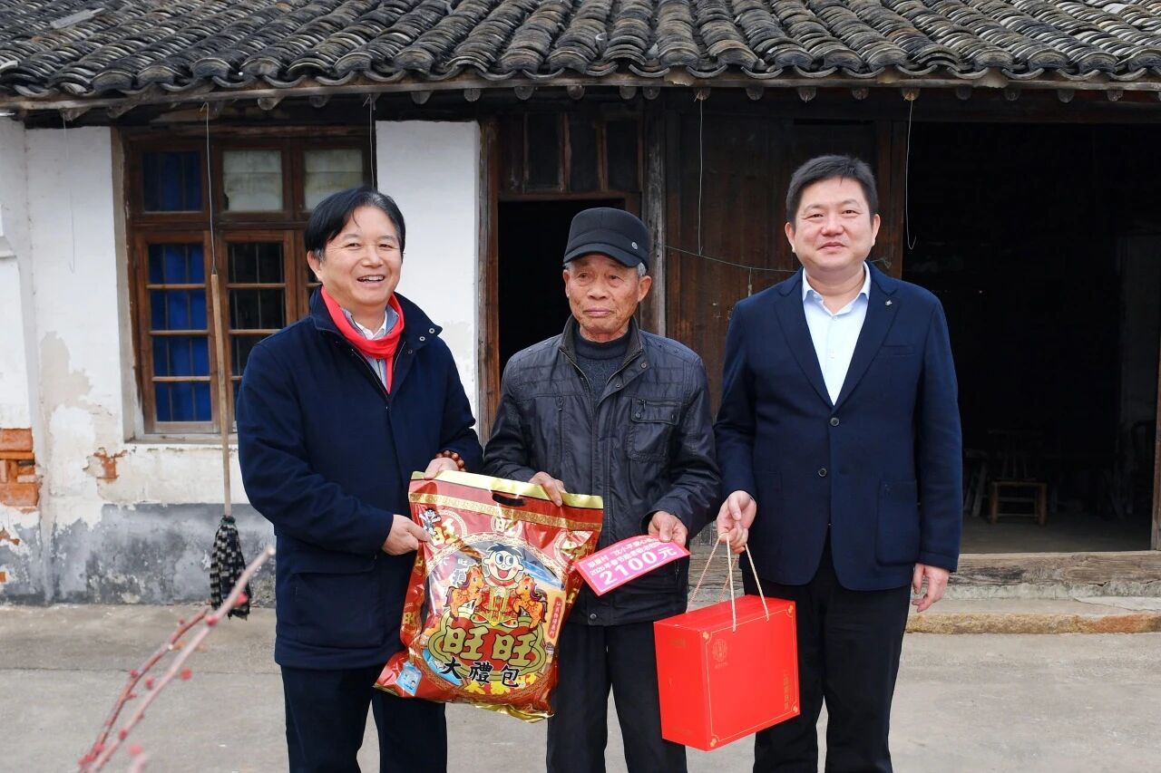 从1000元“涨到”2100元！龙腾国际连续11年为家乡老人发放新春助老善款